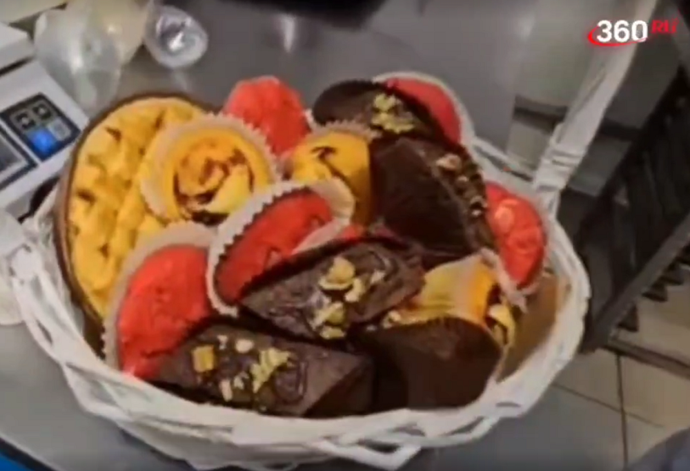 360.ru собрал корзину с угощениями из пекарни «Машенька» для Стива Уиткоффа